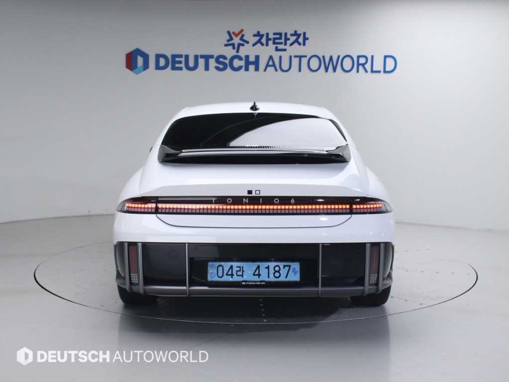 HYUNDAI Ioniq 6 - Vista 4