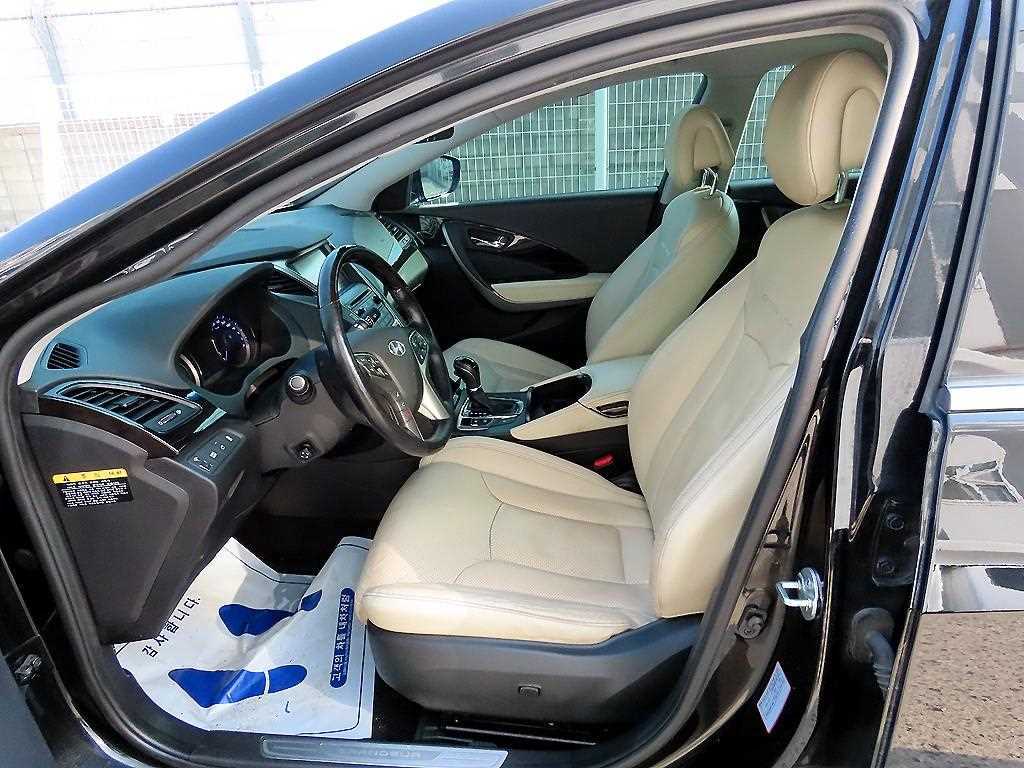 HYUNDAI Grandeur - Vista 5