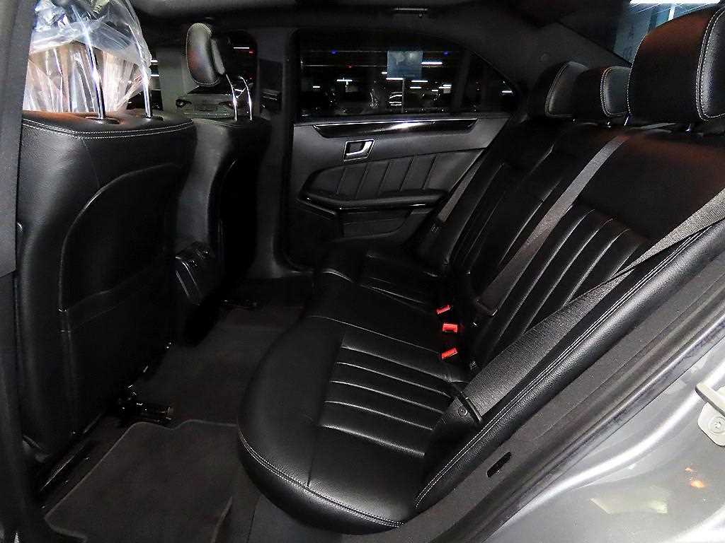 Mercedes Benz E class - Vista 7