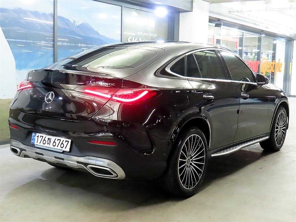 Mercedes Benz GLC Class - Vista 5