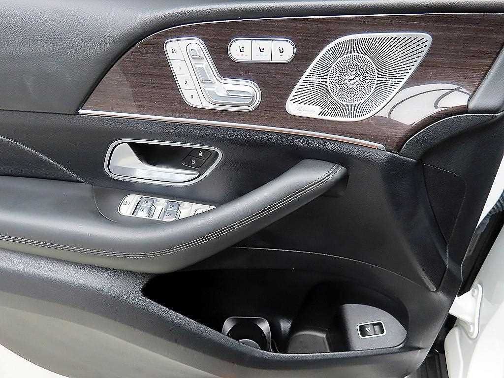 Mercedes Benz GLE Class - Vista 11