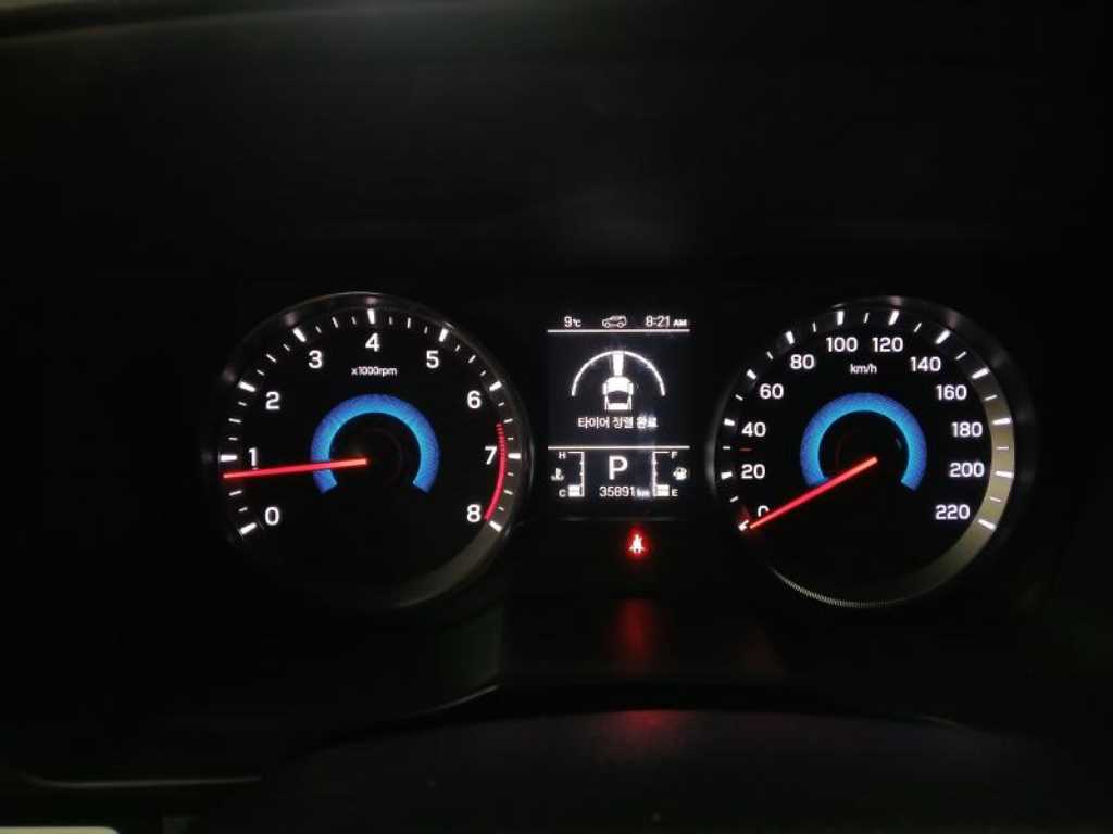 Ssangyong Tivoli - Vista 9