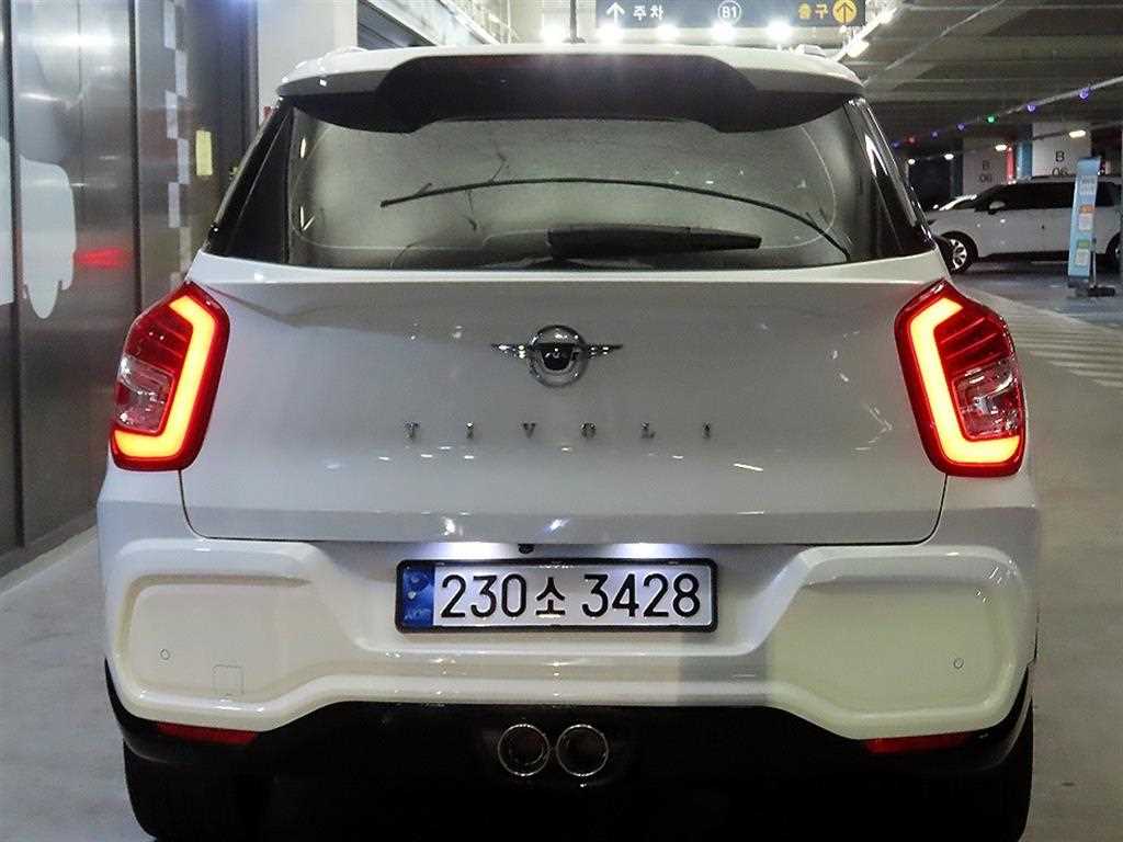 Ssangyong Tivoli - Vista 5