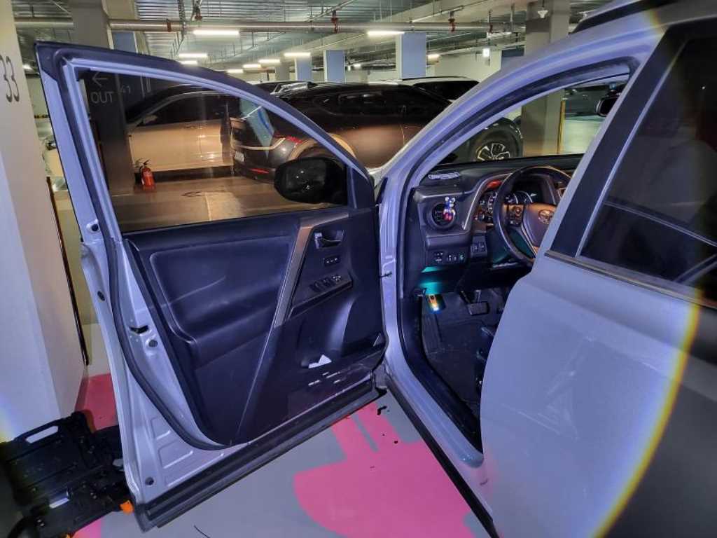 Toyota RAV4 - Vista 8