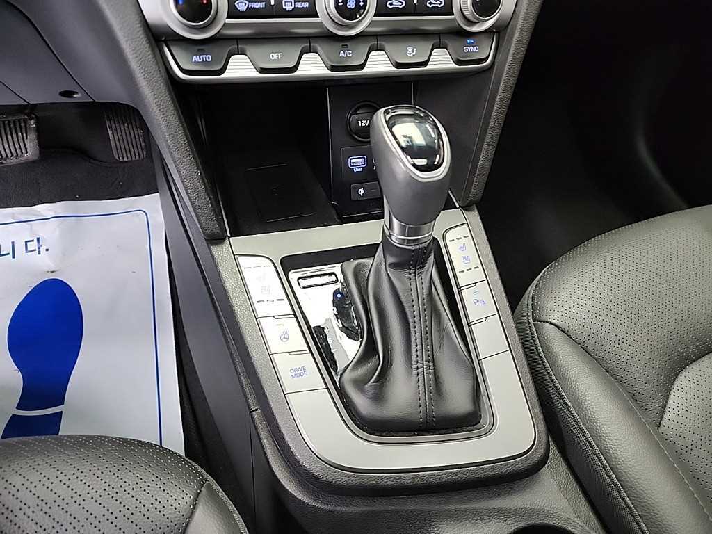 HYUNDAI Avante - Vista 8