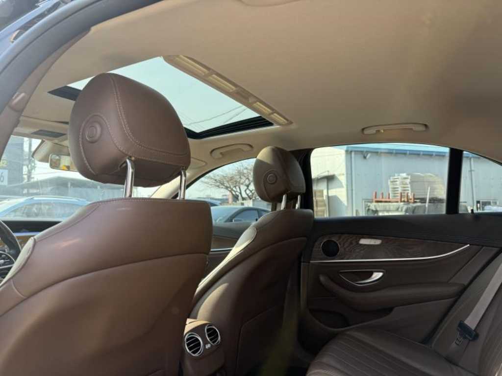 Mercedes Benz E class 2020 Negro - Importación desde Corea - HF Imports Iquique - Foto 16