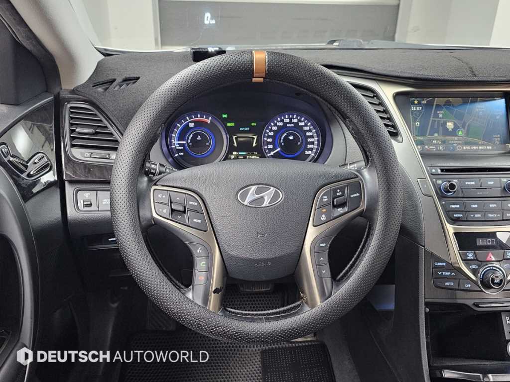 HYUNDAI Grandeur 2014 Plateado - Importación desde Corea - HF Imports Iquique - Foto 13