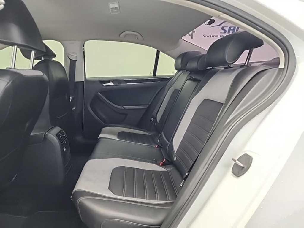 Volkswagen Jetta - Vista 12