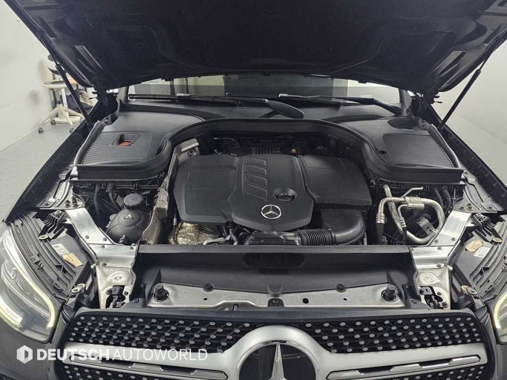 Mercedes Benz GLC Class - Vista 6