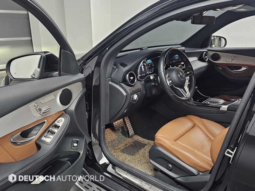 Mercedes Benz GLC Class - Vista 11