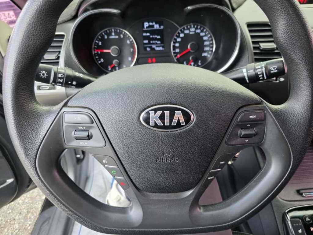 KIA K3 2016 Negro - Importación desde Corea - HF Imports Iquique - Foto 18