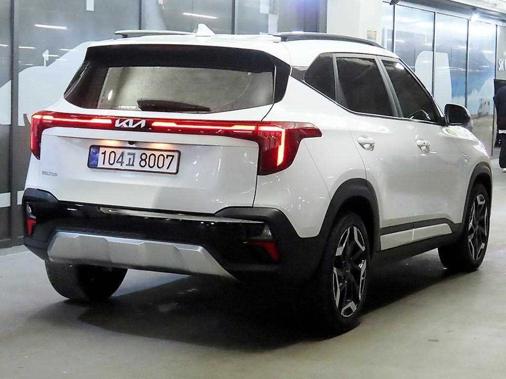 KIA Seltos - Vista 4