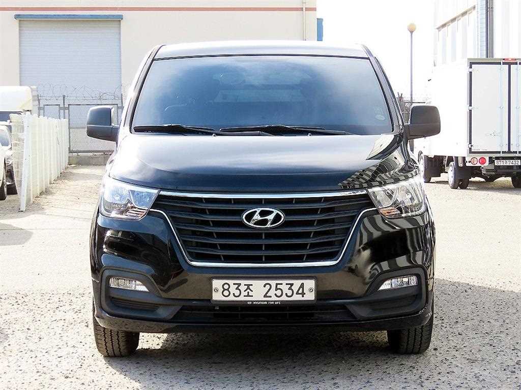 HYUNDAI Starex 2021 Negro - Importación desde Corea - HF Imports Iquique - Foto 1