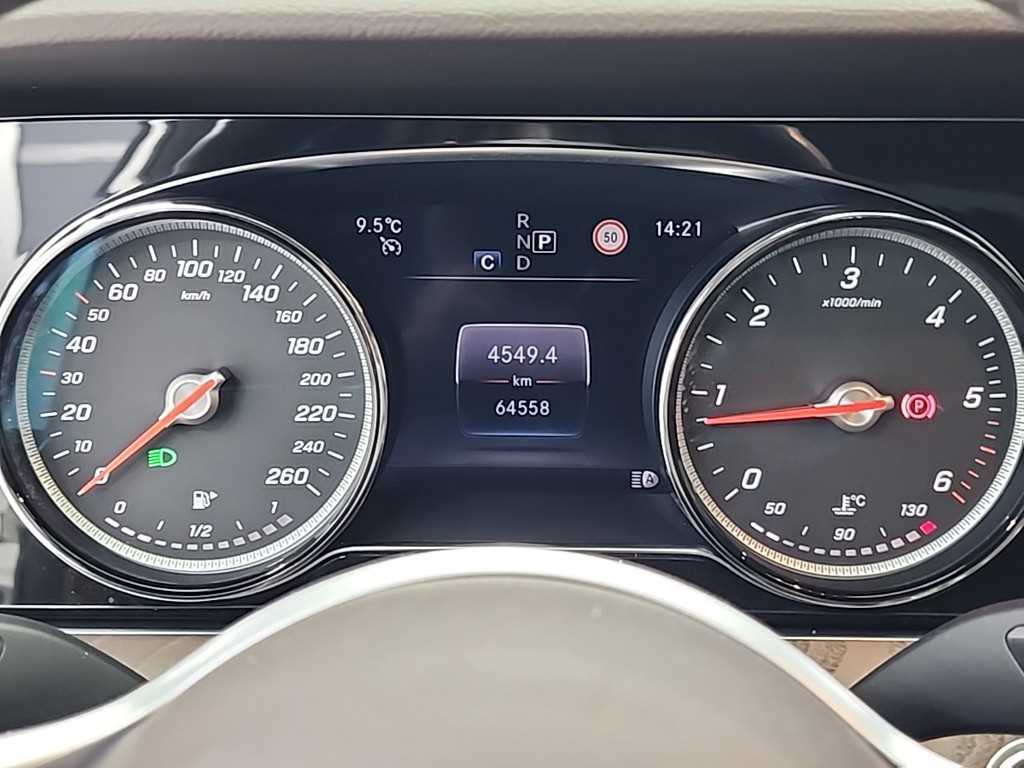 Mercedes Benz E class - Vista 6