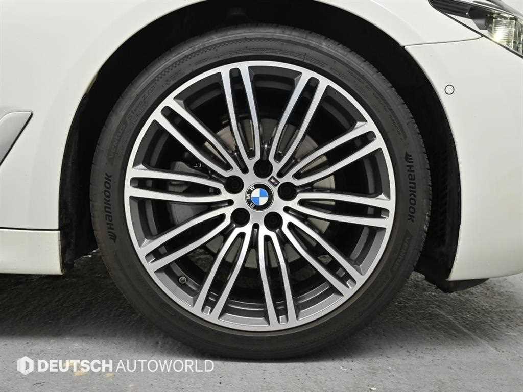 BMW 5 Series - Vista 5