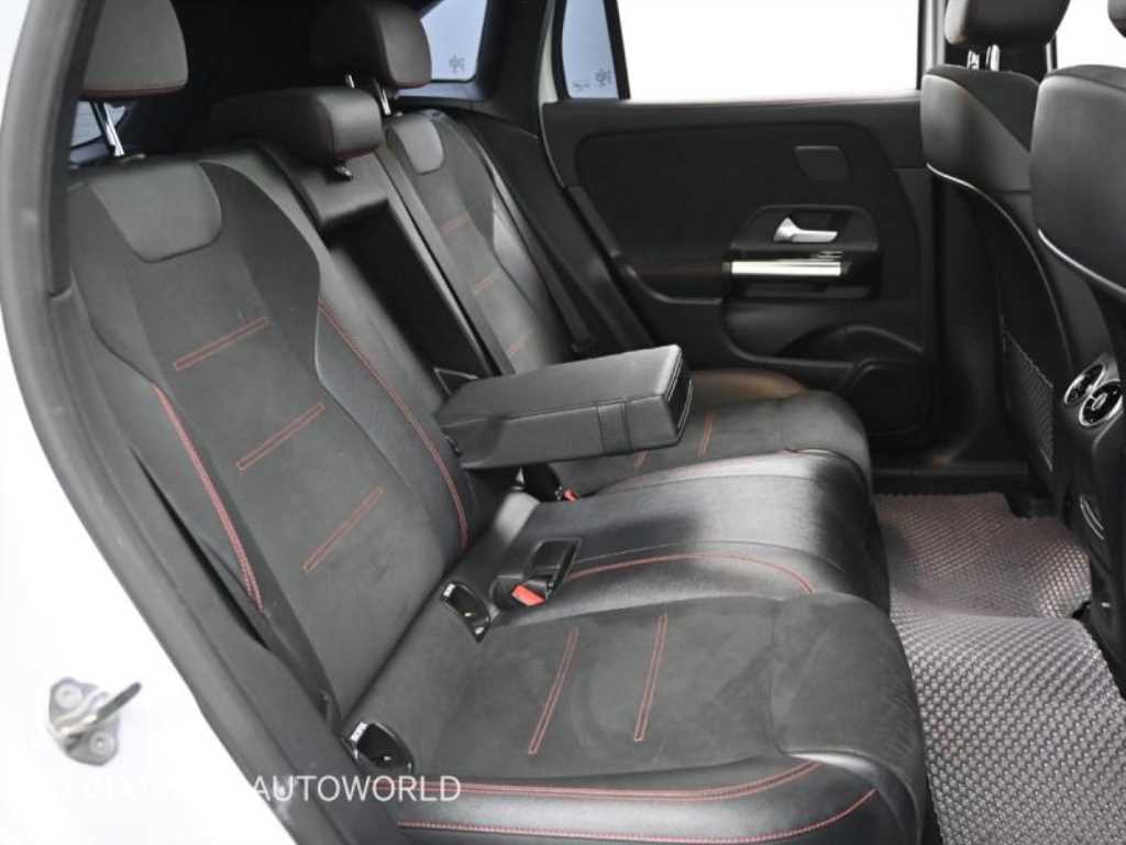 Mercedes Benz EQA - Vista 12