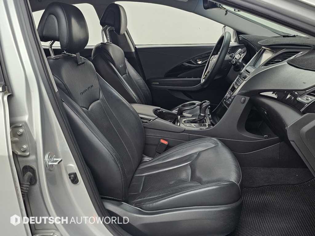 HYUNDAI Grandeur - Vista 10