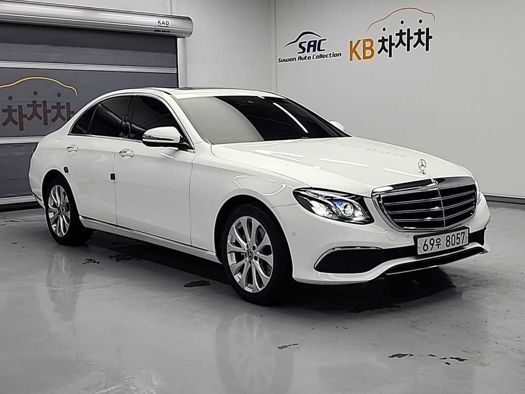 Mercedes Benz E class - Vista 4
