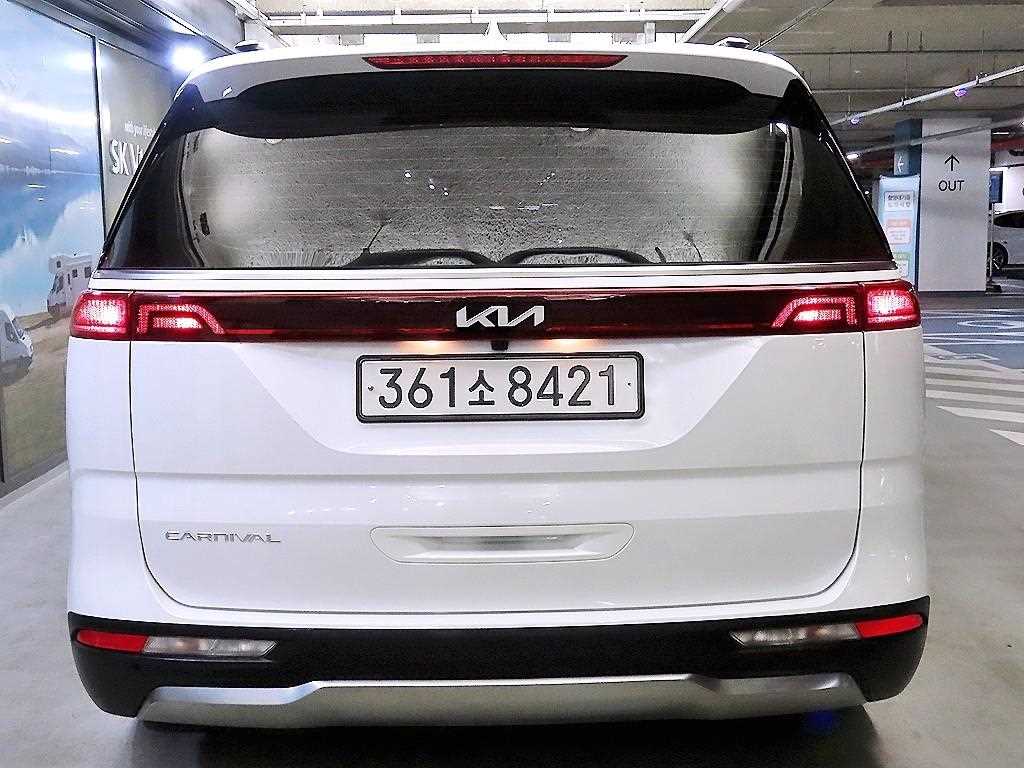 KIA Carnival - Vista 5
