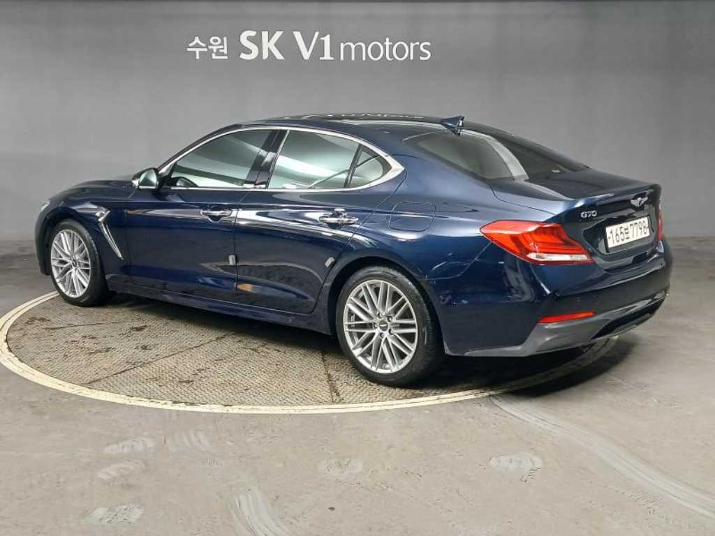 Genesis G70 - Vista 5