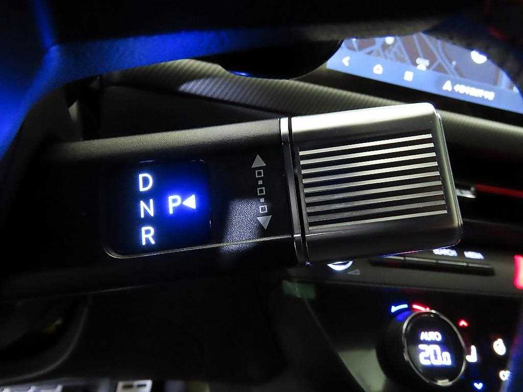 HYUNDAI Sonata - Vista 12