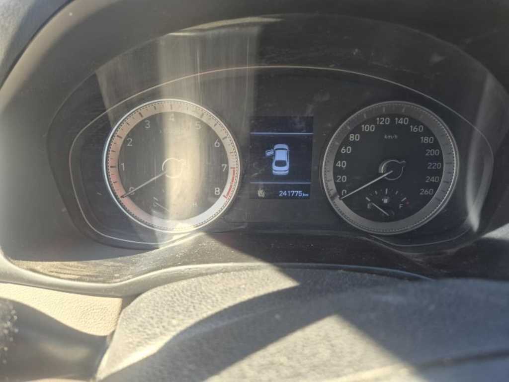 HYUNDAI Grandeur - Vista 9