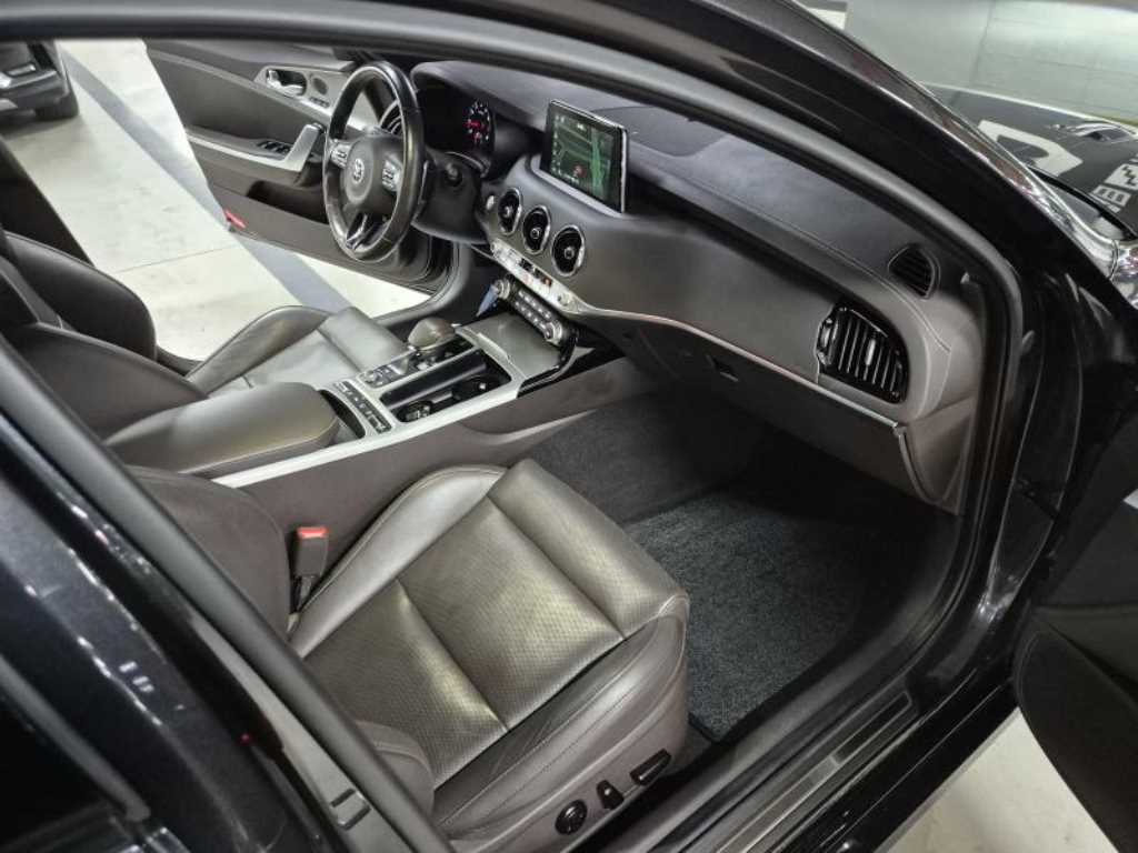 KIA Stinger - Vista 7