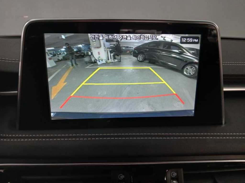 Genesis G70 - Vista 12