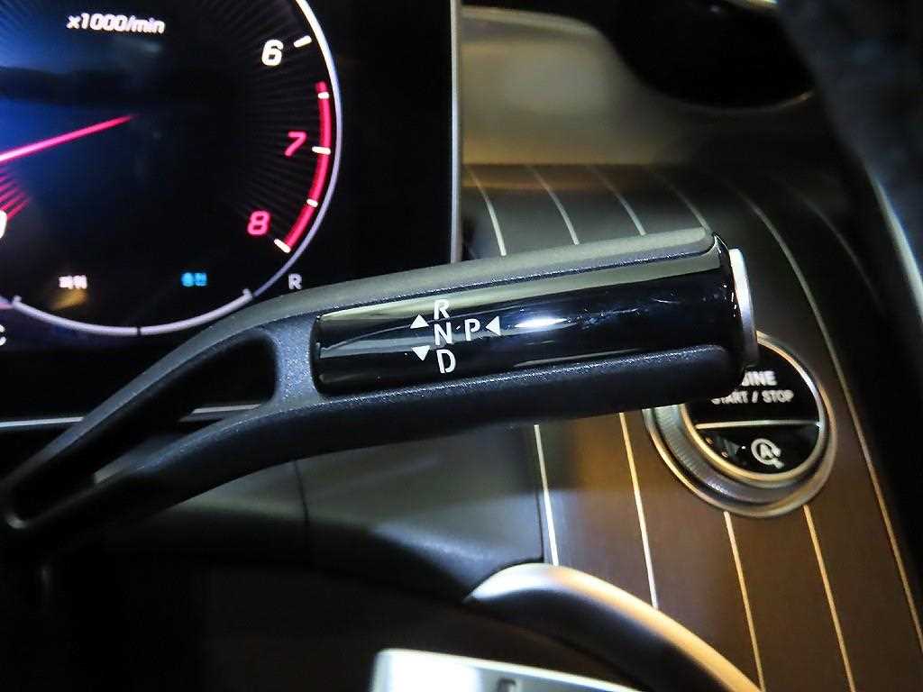 Mercedes Benz GLC Class - Vista 12