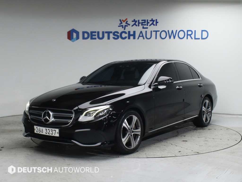 Mercedes Benz E class 2018 Negro - Importación desde Corea - HF Imports Iquique - Foto 1