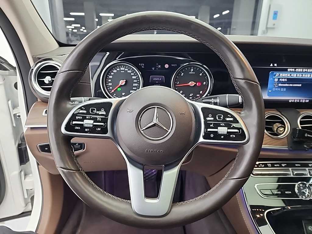 Mercedes Benz E class - Vista 9