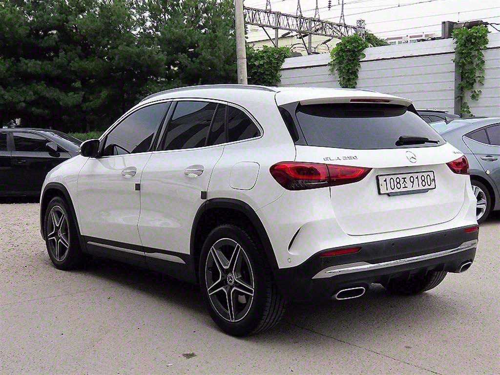 Mercedes Benz GLA Class - Vista 3