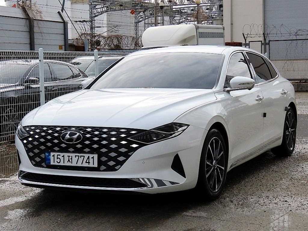 HYUNDAI Grandeur - Vista 2