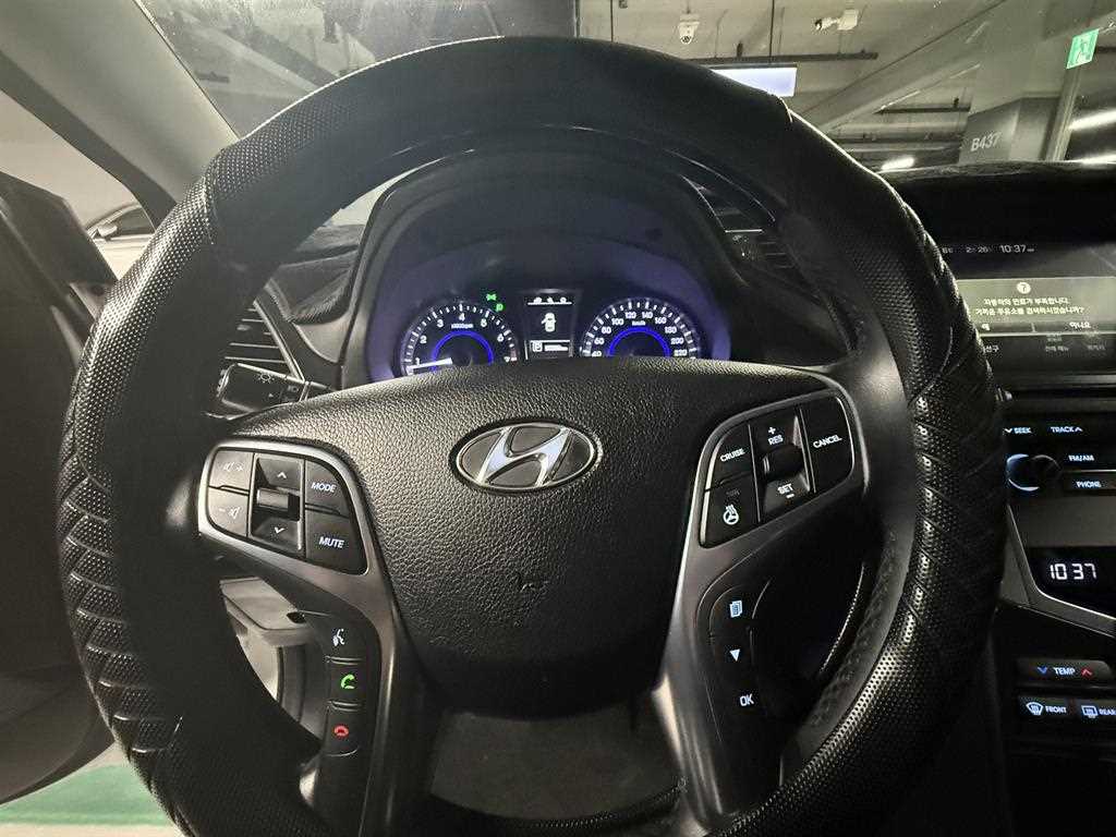 HYUNDAI Grandeur - Vista 8