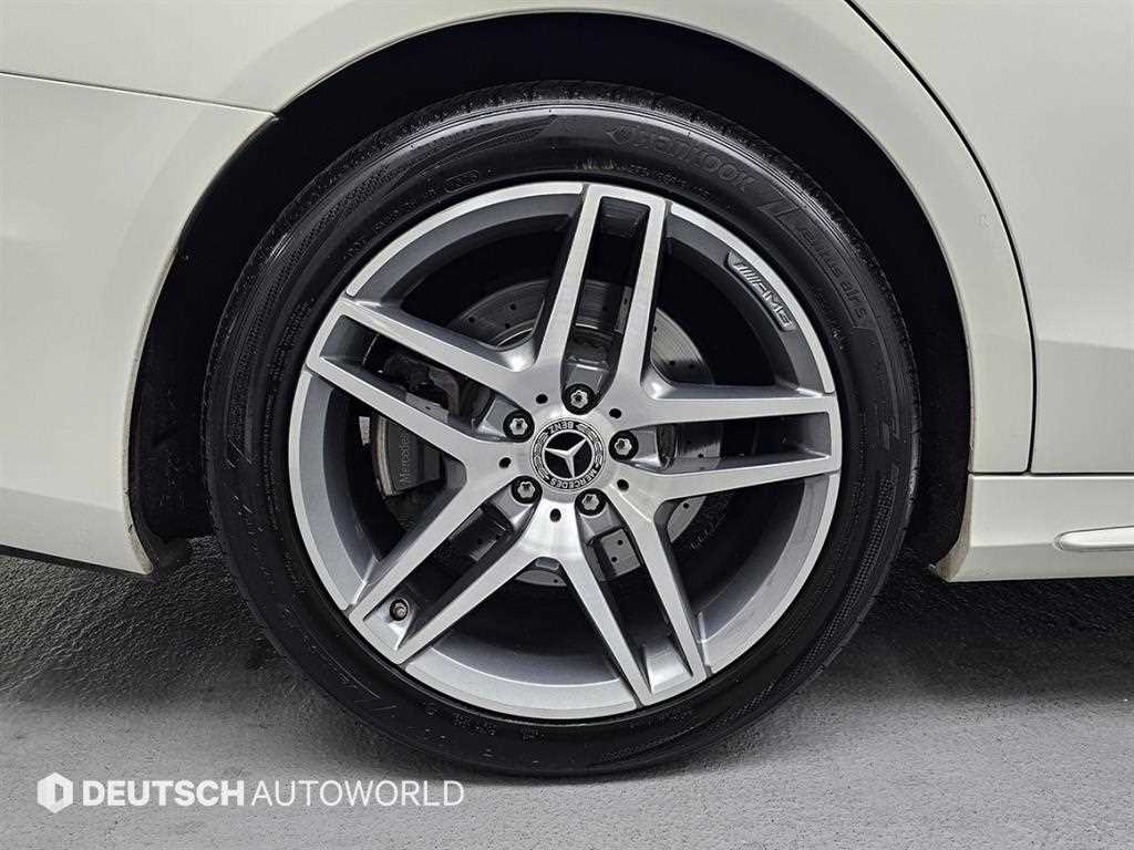 Mercedes Benz S Class - Vista 5