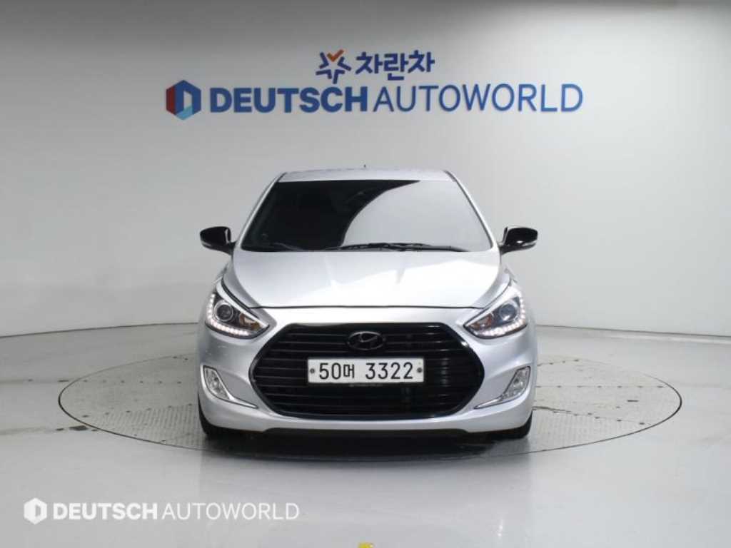 HYUNDAI Accent - Vista 3