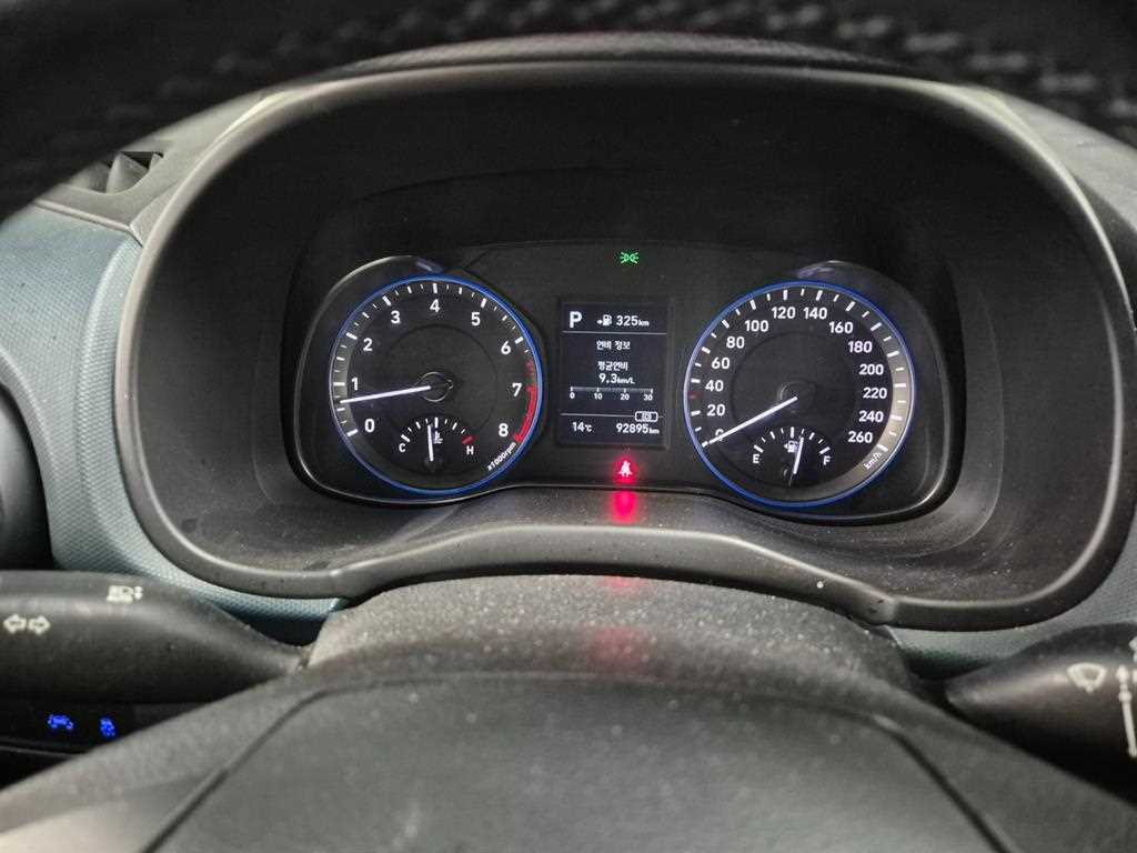 HYUNDAI Kona - Vista 11