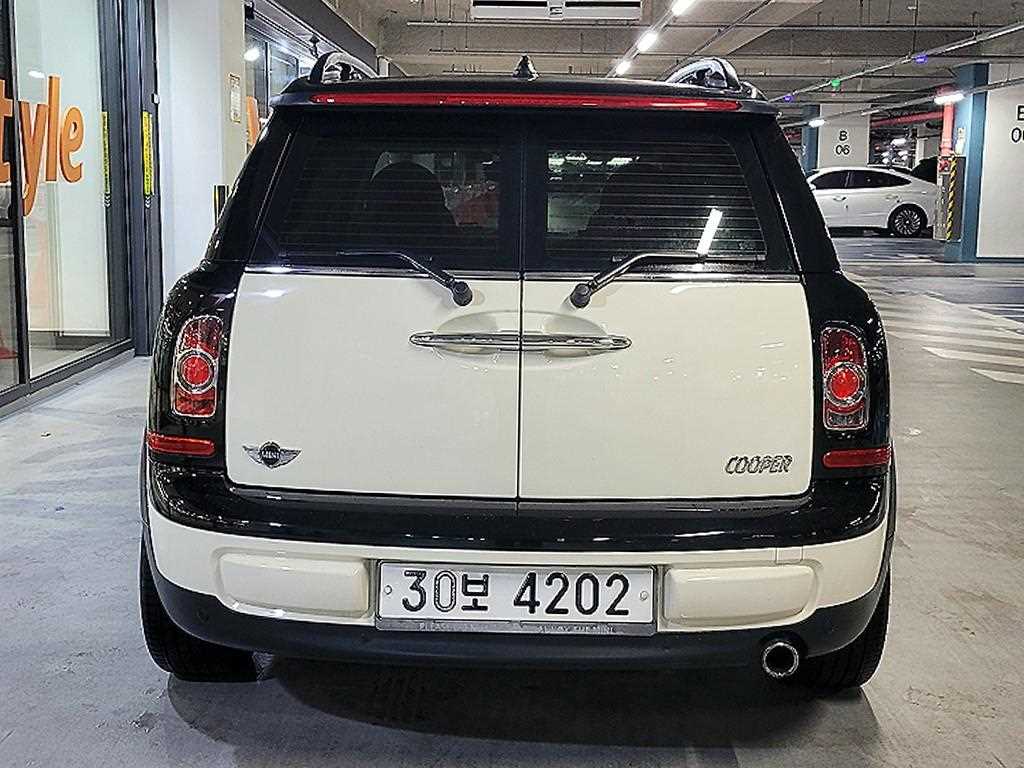 Mini Clubman - Vista 5