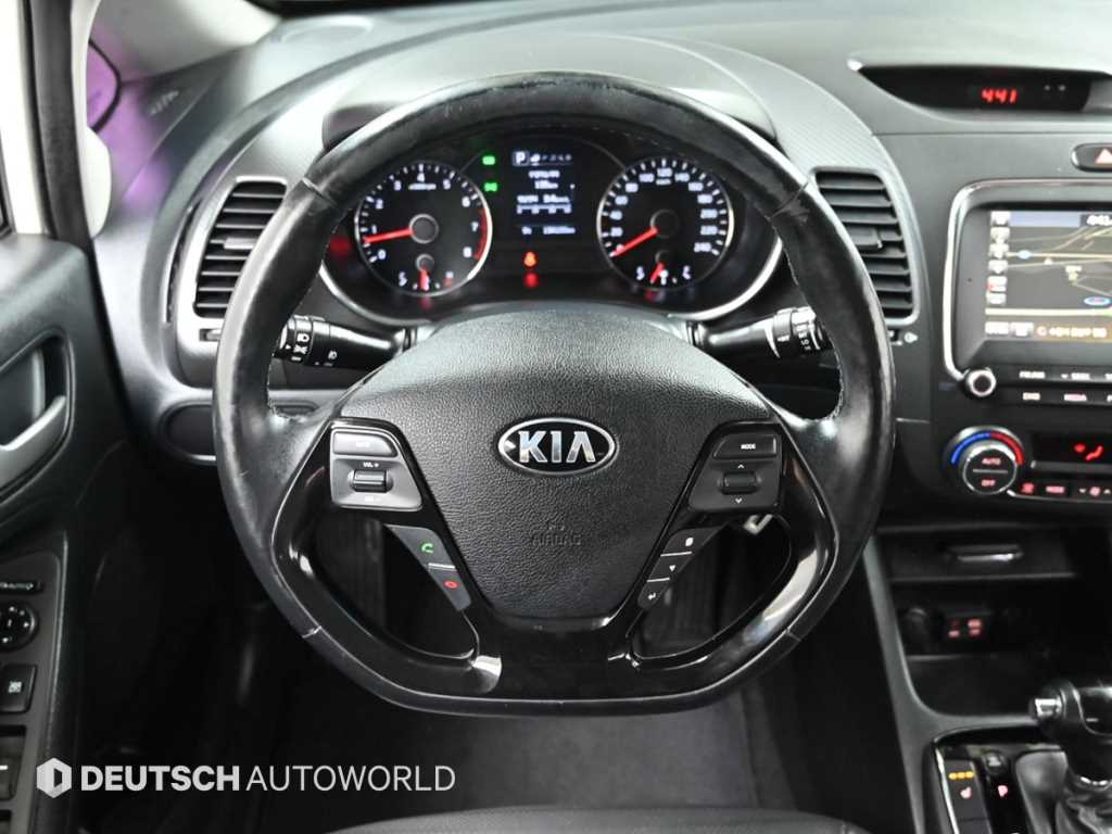 KIA K3 2016 Blanco - Importación desde Corea - HF Imports Iquique - Foto 13