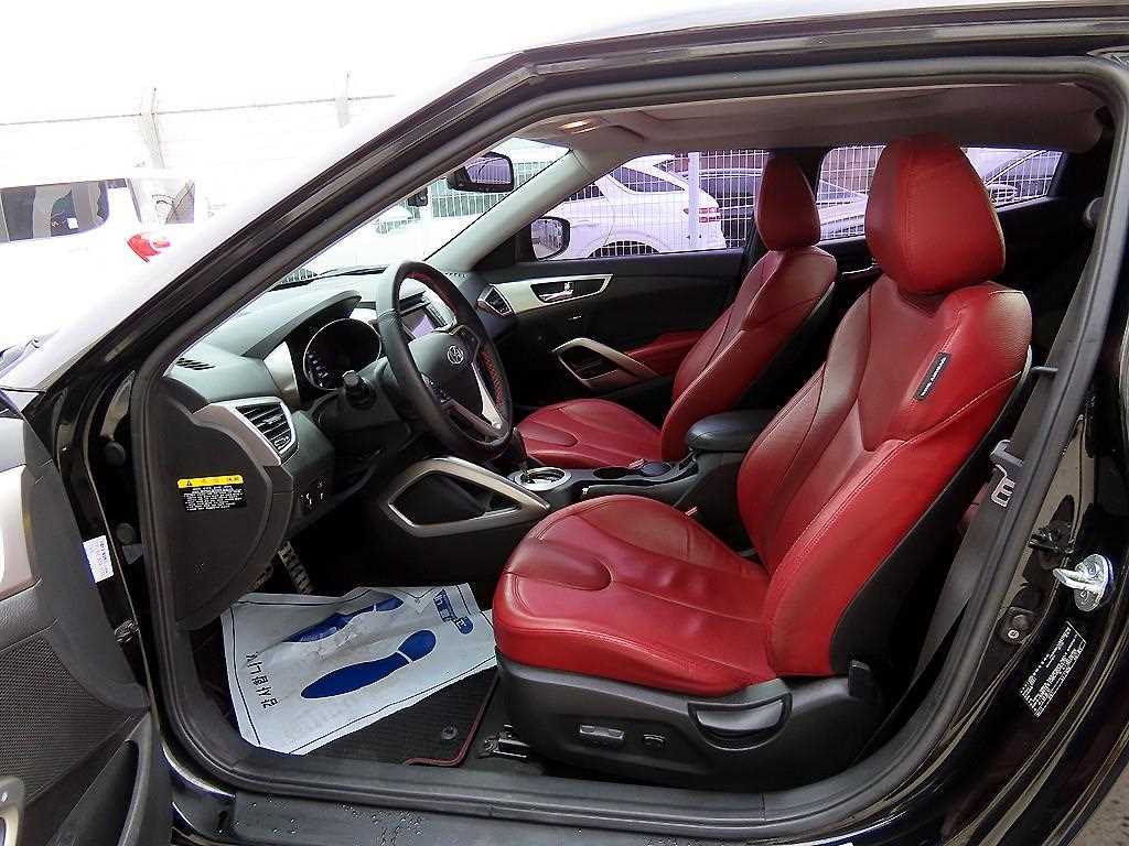 HYUNDAI Veloster - Vista 5