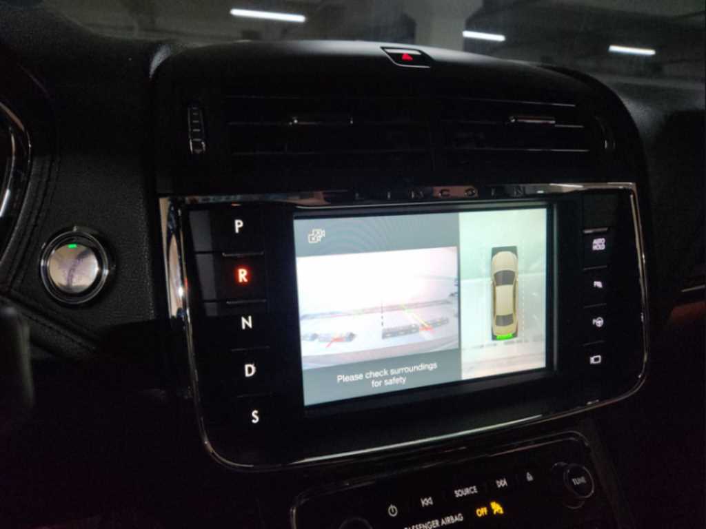 Lincoln Continental - Vista 7