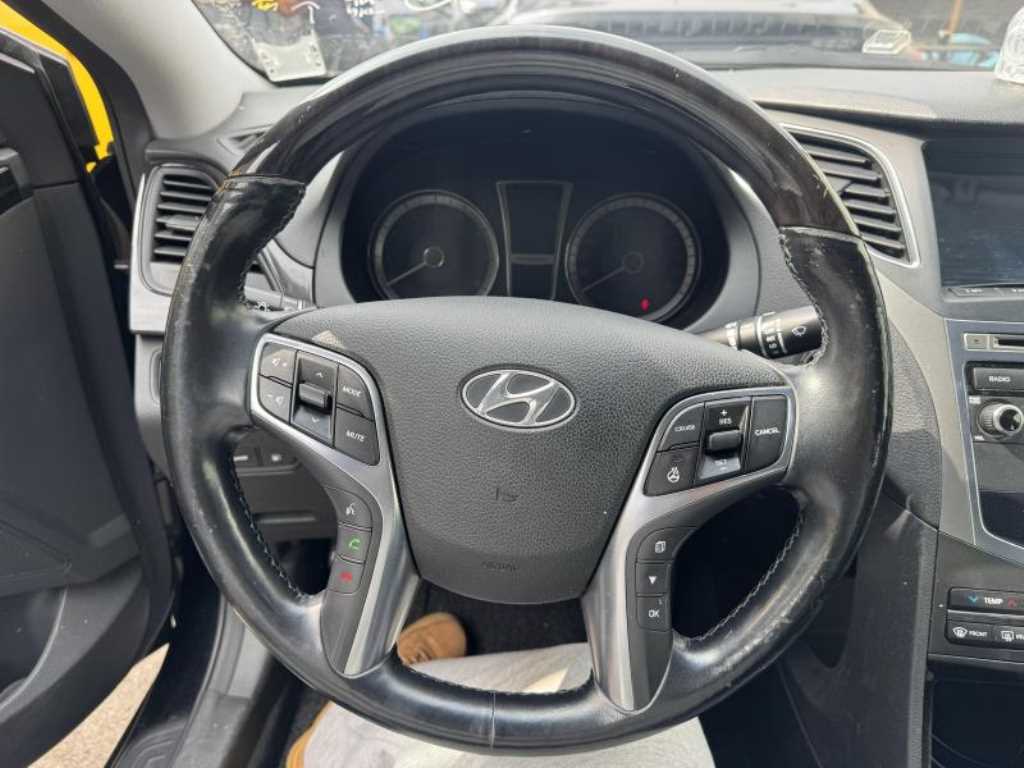 HYUNDAI Grandeur - Vista 4