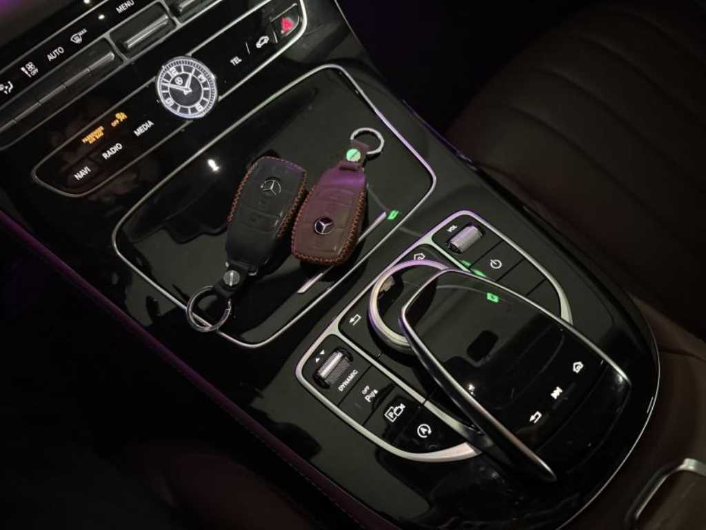 Mercedes Benz E class - Vista 12