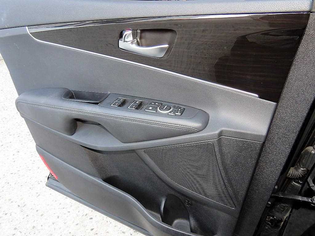 KIA Sorento - Vista 11