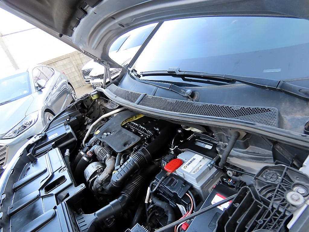 Peugeot 5008 2018 Gris - Importación desde Corea - HF Imports Iquique - Foto 19