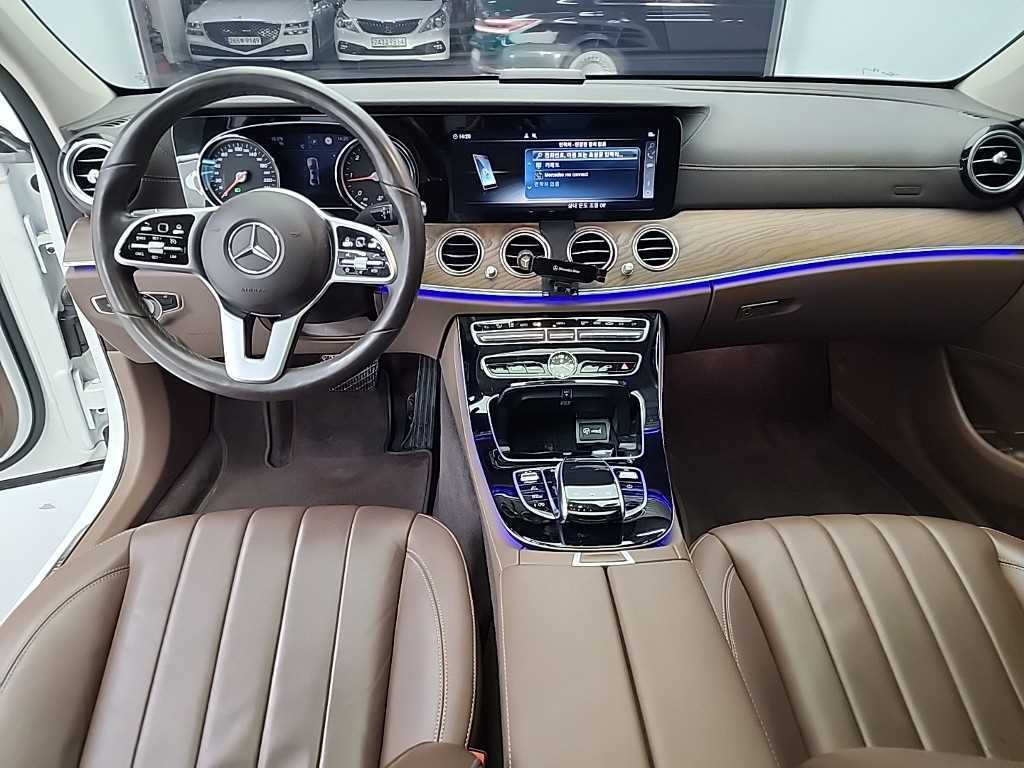 Mercedes Benz E class - Vista 7