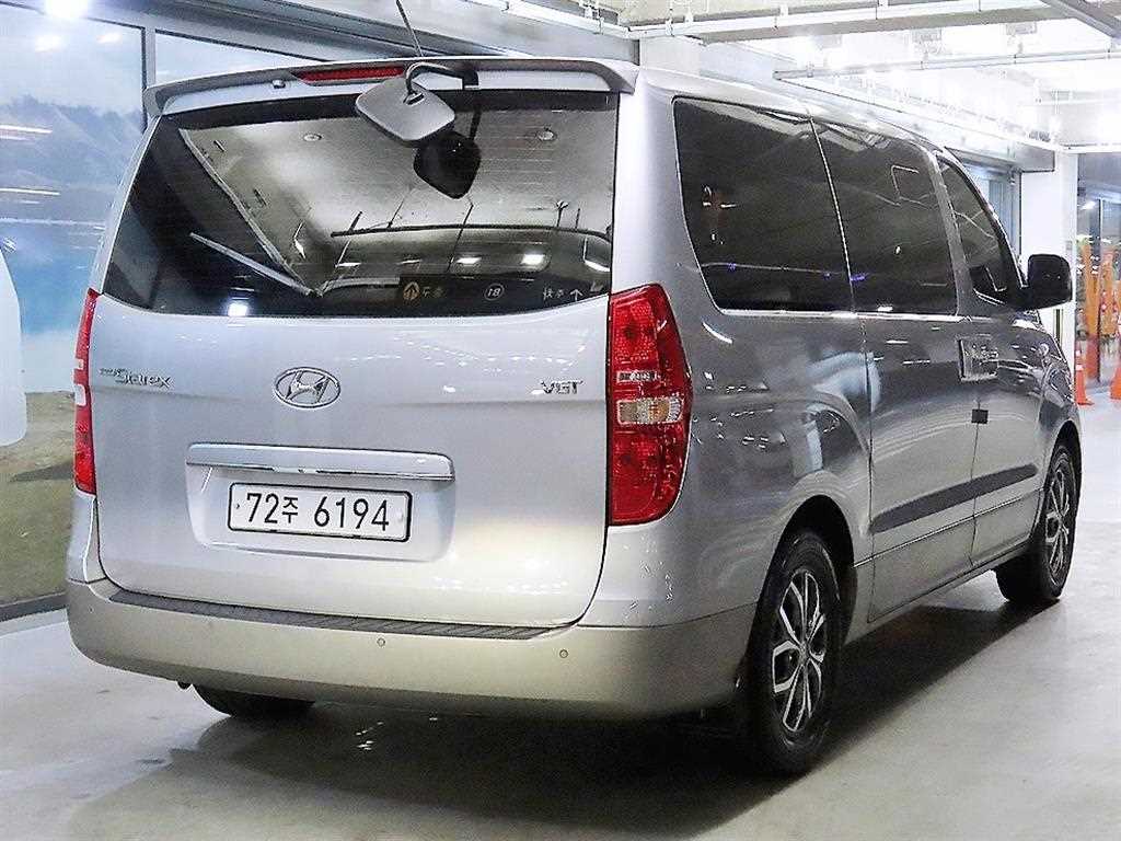 HYUNDAI Starex - Vista 4