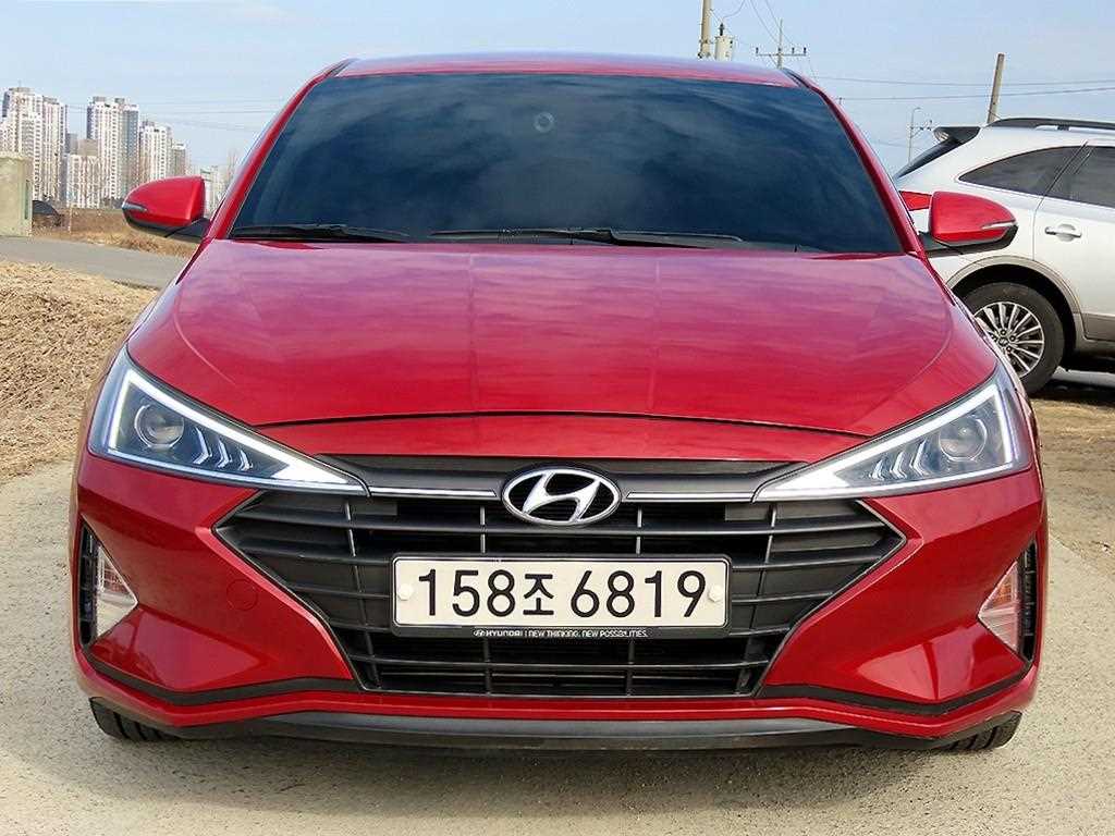 HYUNDAI Avante - Vista 2