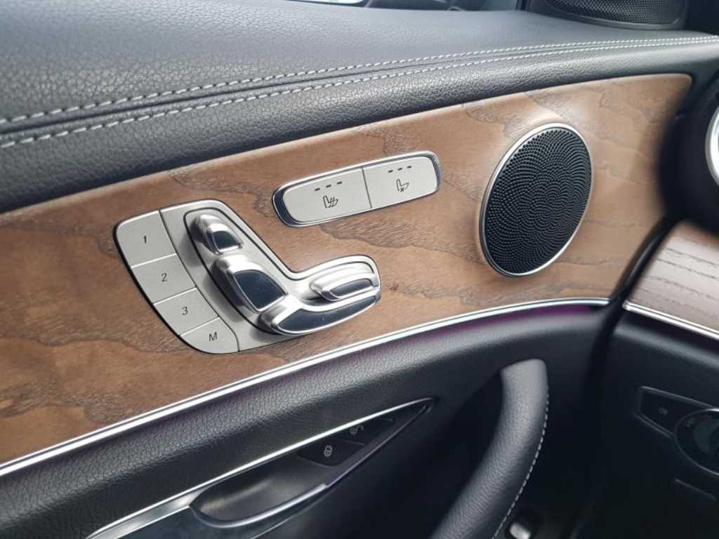 Mercedes Benz E class - Vista 12