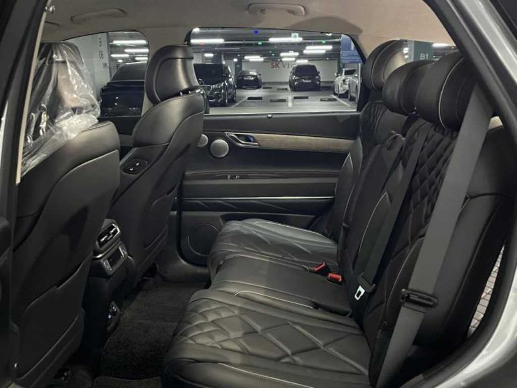 Genesis GV80 - Vista 7